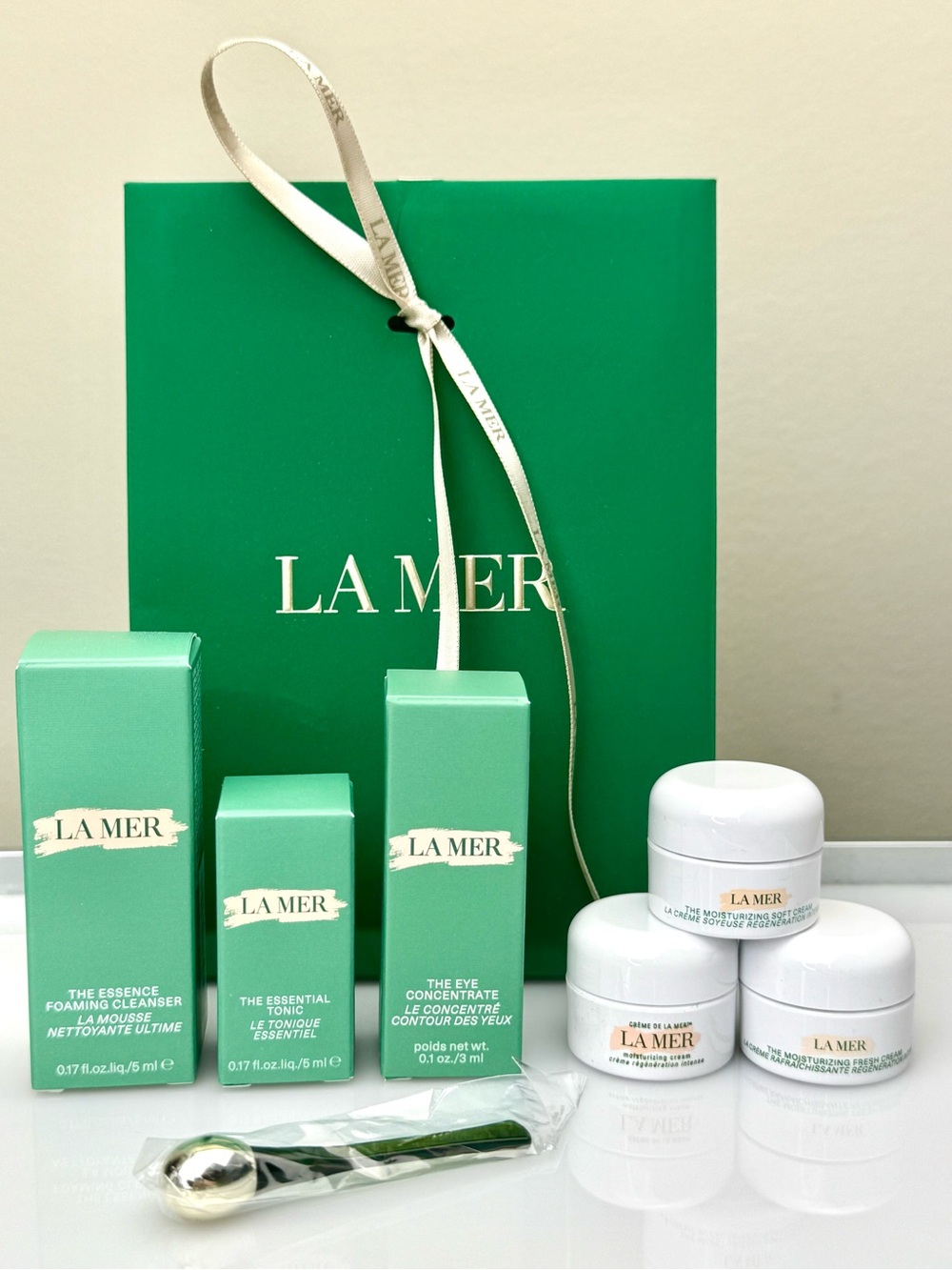 La Mer Skincare Travel Set Regimen - Picture 8 of 8